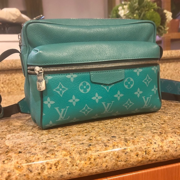 Like New With Dust Bag AUTHENTIC Louis Vuitton Taigarama Bag - Picture 1 of 11